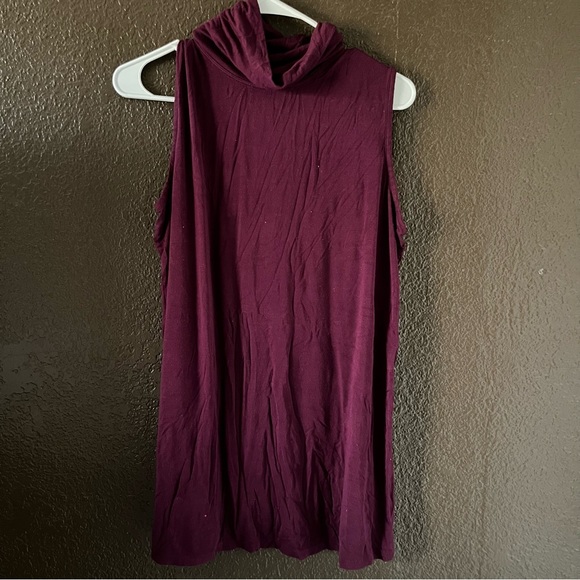 Burgundy Sleeveless Turtleneck, Very Soft and Stretchy, Size Large - Picture 2 of 2